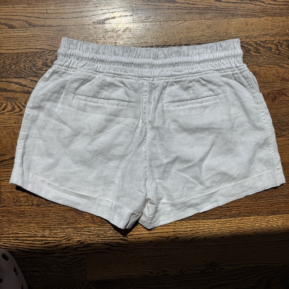 🌿 Athleta 100% Linen White Cabo Shorts Lightweight Elastic Waist Women’s 10 - Picture 4 of 7